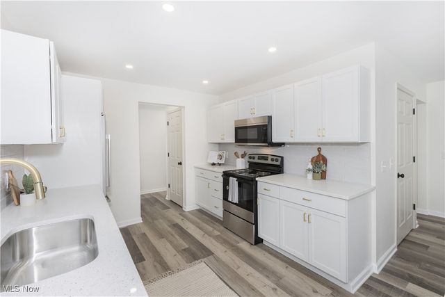 5679 Wilson Mills Road, Highland Heights, OH 44143