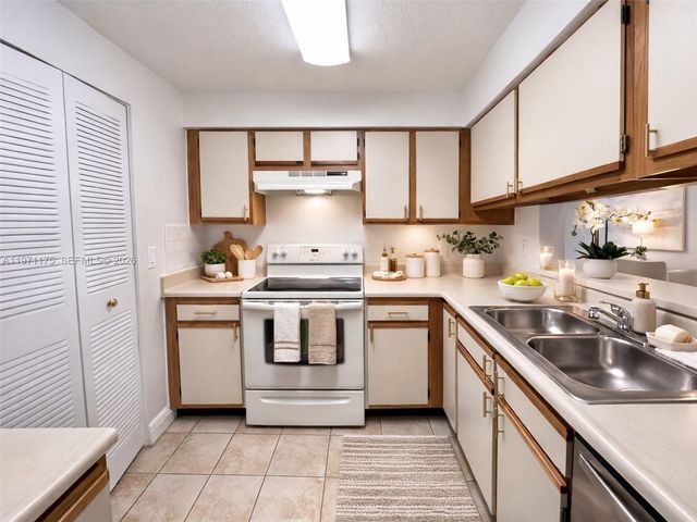 1255 SW 46th Ave 1702, Pompano Beach, FL 33069