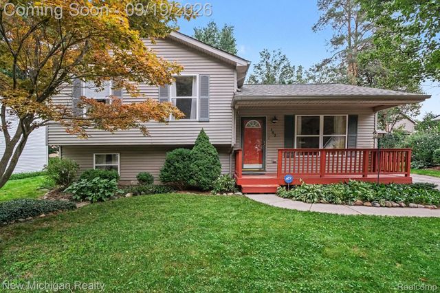 152 Schram Court, Orion Charter Township, MI 48362