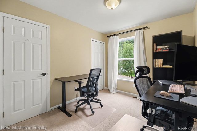 152 Schram Court, Orion Charter Township, MI 48362