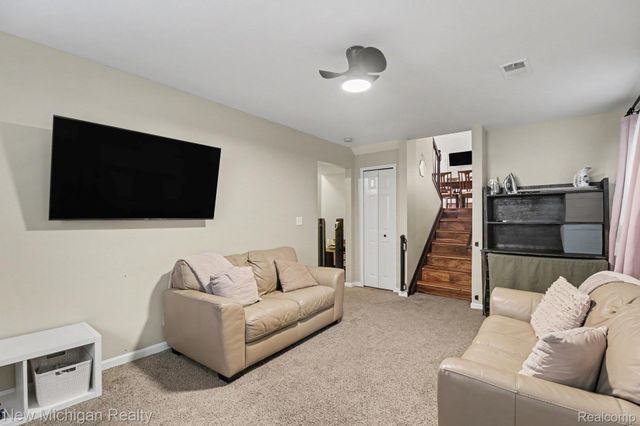 152 Schram Court, Orion Charter Township, MI 48362