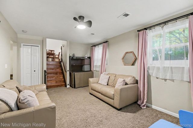 152 Schram Court, Orion Charter Township, MI 48362