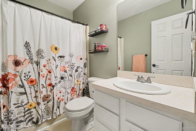152 Schram Court, Orion Charter Township, MI 48362