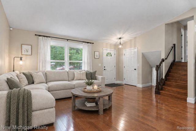 152 Schram Court, Orion Charter Township, MI 48362