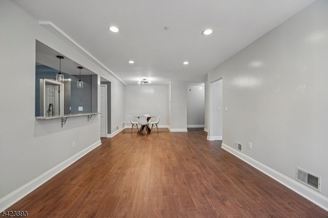 3108 Schindler Ln, Wayne Twp., NJ 07470