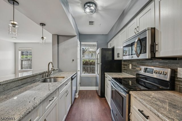 3108 Schindler Ln, Wayne Twp., NJ 07470