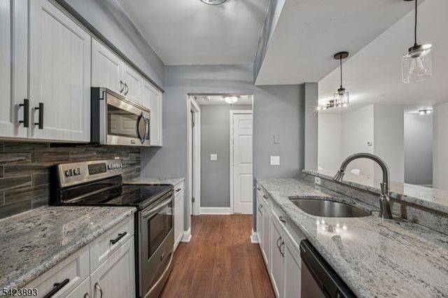 3108 Schindler Ln, Wayne Twp., NJ 07470