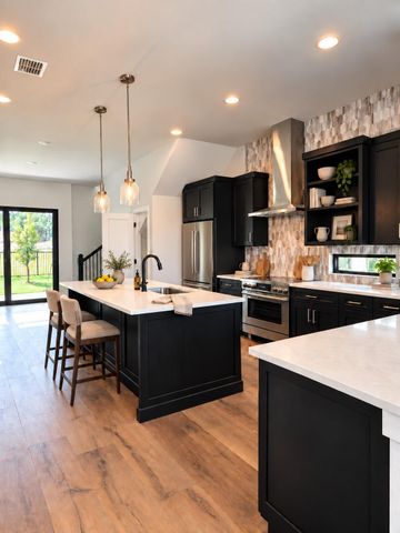 711 N Paleface Ranch RD 5, Spicewood, TX 78669
