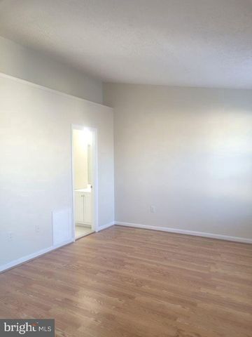 7238 S ORA CT, Greenbelt, MD 20770