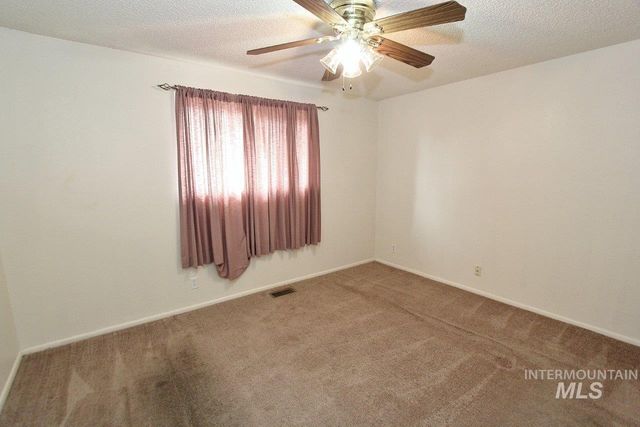 924 S 20th, Nampa, ID 83686