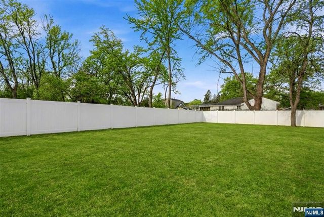 2 Linden Avenue, Lincoln Park Borough, NJ 07035