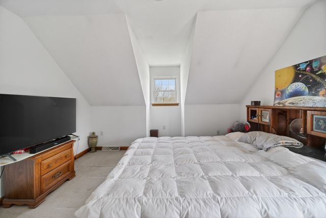 8722 VALLEY VIEW Circle, Erie, PA 16509