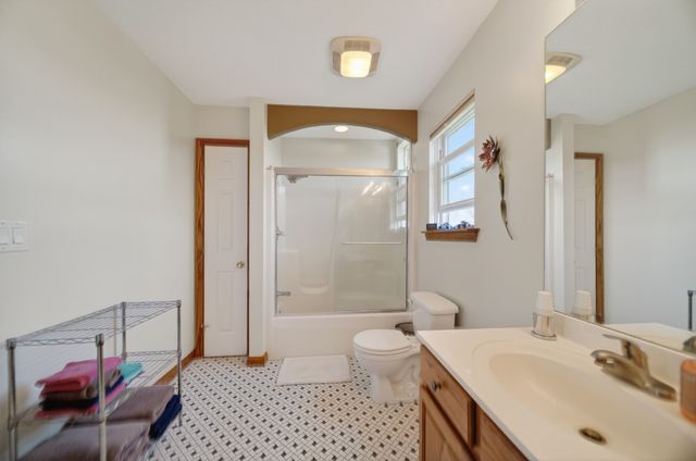 8722 VALLEY VIEW Circle, Erie, PA 16509