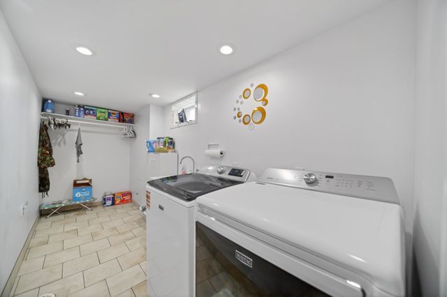 8722 VALLEY VIEW Circle, Erie, PA 16509