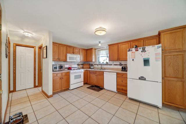 8722 VALLEY VIEW Circle, Erie, PA 16509