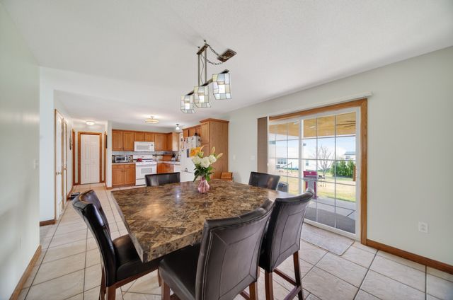 8722 VALLEY VIEW Circle, Erie, PA 16509