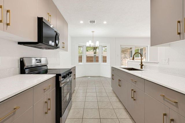 4518 Seneca Street, Pasadena, TX 77504