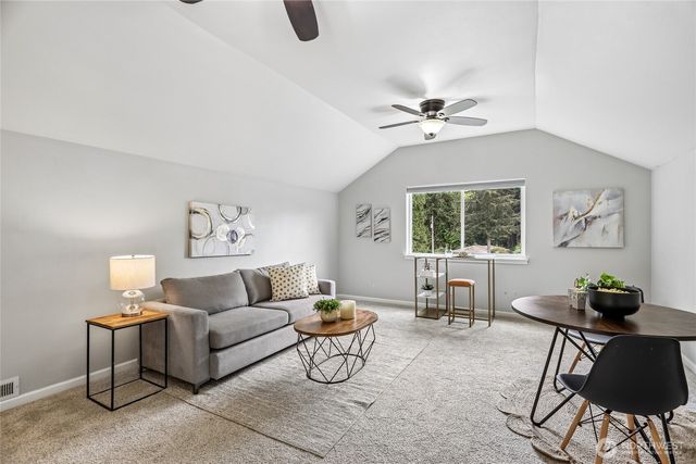 11902 59th Avenue E, Puyallup, WA 98373