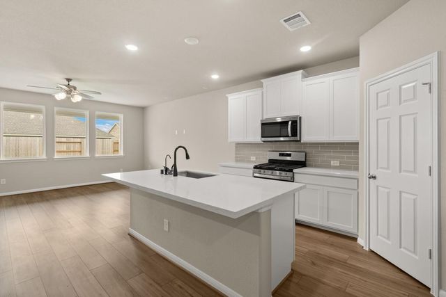 316 Redbud Ridge Drive, Brookshire, TX 77423