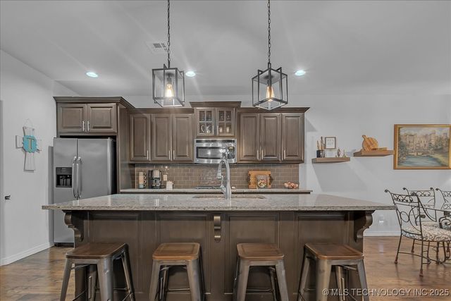 8100 S Gardenia Avenue, Broken Arrow, OK 74011