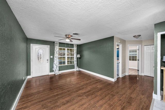 5322 NW Ash Ave, Lawton, OK 73505