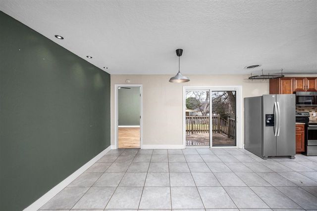 5322 NW Ash Ave, Lawton, OK 73505