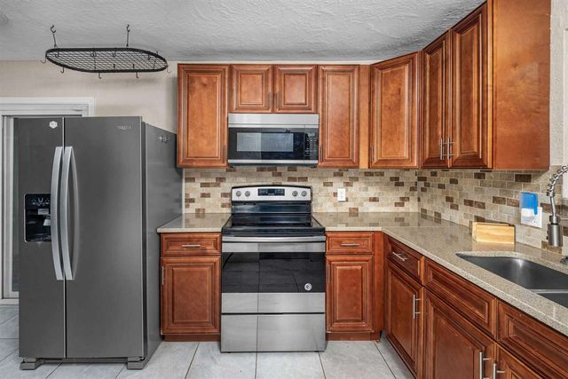 5322 NW Ash Ave, Lawton, OK 73505