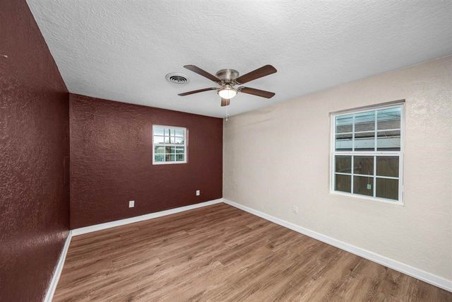 5322 NW Ash Ave, Lawton, OK 73505