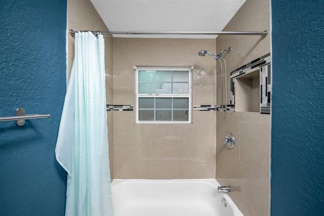 5322 NW Ash Ave, Lawton, OK 73505