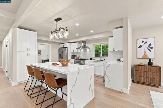 3306 Jordan Rd, Oakland, CA 94602