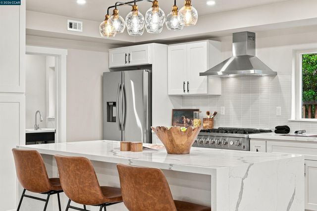 3306 Jordan Rd, Oakland, CA 94602
