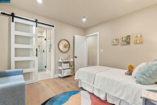 3306 Jordan Rd, Oakland, CA 94602