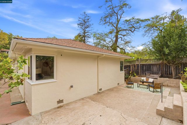 3306 Jordan Rd, Oakland, CA 94602