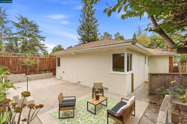 3306 Jordan Rd, Oakland, CA 94602