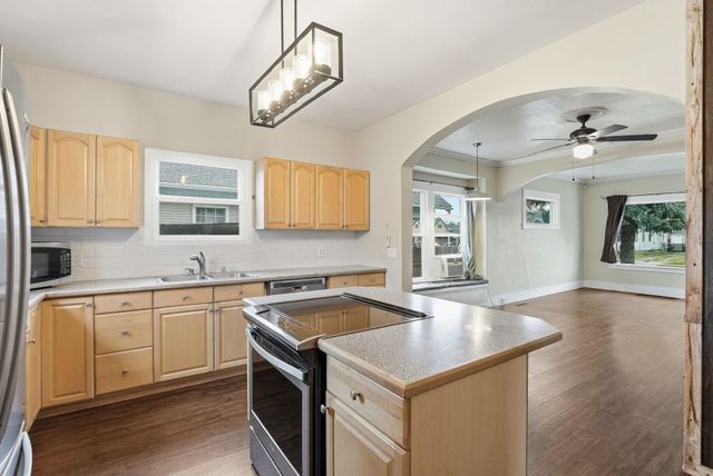 1028 E Courtland Ave, Spokane, WA 99207