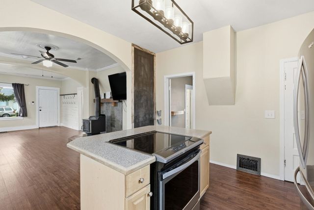 1028 E Courtland Ave, Spokane, WA 99207