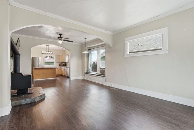 1028 E Courtland Ave, Spokane, WA 99207