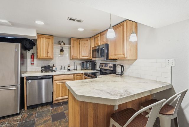 1028 E Courtland Ave, Spokane, WA 99207