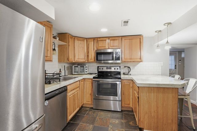 1028 E Courtland Ave, Spokane, WA 99207