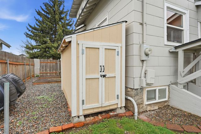 1028 E Courtland Ave, Spokane, WA 99207