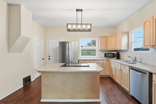 1028 E Courtland Ave, Spokane, WA 99207