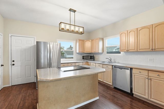 1028 E Courtland Ave, Spokane, WA 99207