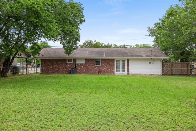 1714 East Wm J Bryan Parkway, Bryan, TX 77803