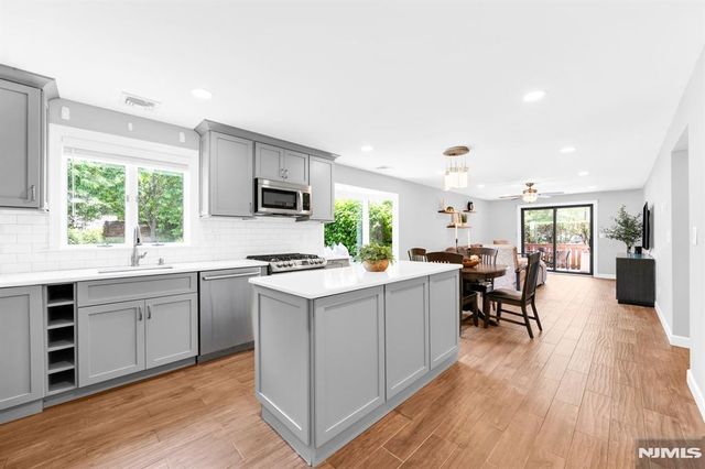 136 Changebridge Road J7, Montville Township, NJ 07045