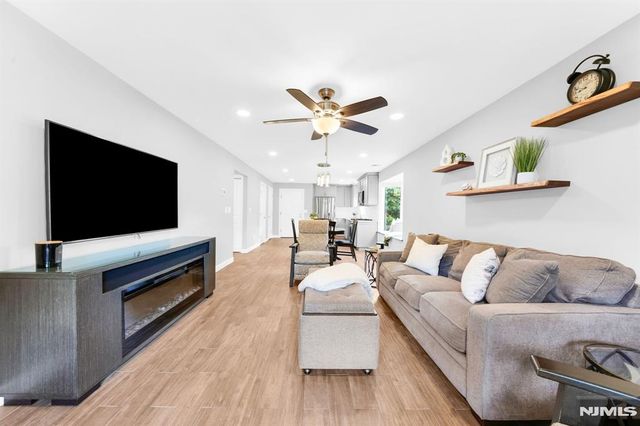 136 Changebridge Road J7, Montville Township, NJ 07045