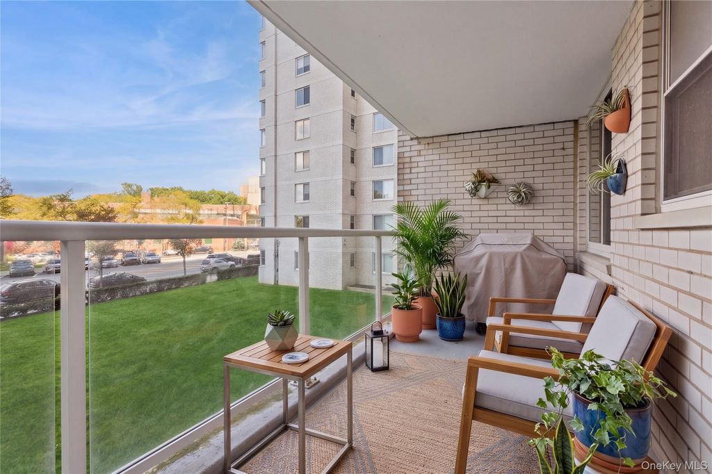 3333 Henry Hudson Parkway 2A, Bronx, NY 10463 — photo 4