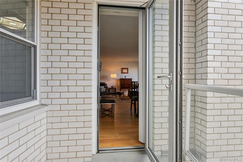 3333 Henry Hudson Parkway 2A, Bronx, NY 10463 — photo 5
