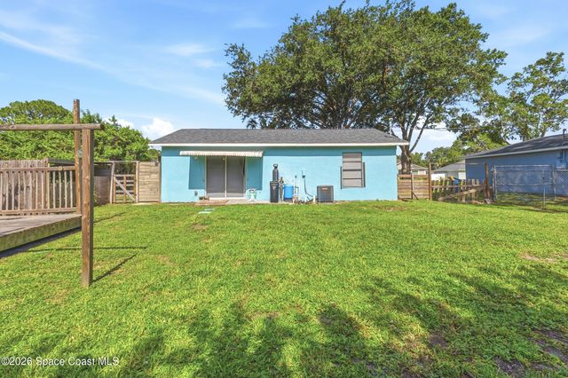 607 Tarr Avenue SW, Palm Bay, FL 32908