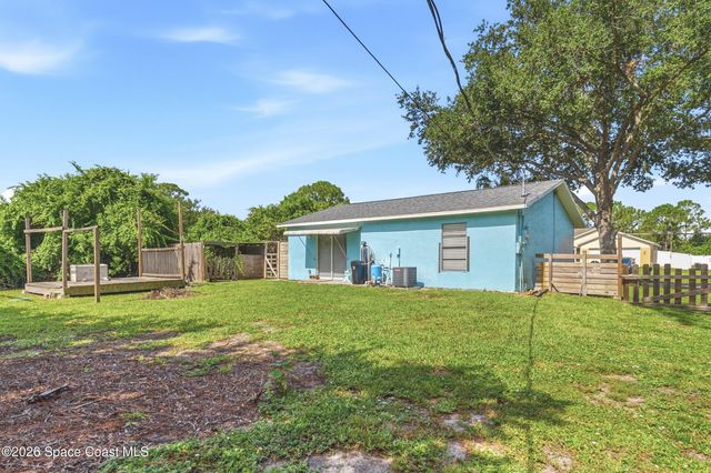607 Tarr Avenue SW, Palm Bay, FL 32908