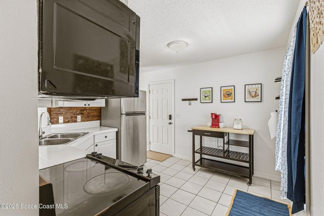 607 Tarr Avenue SW, Palm Bay, FL 32908